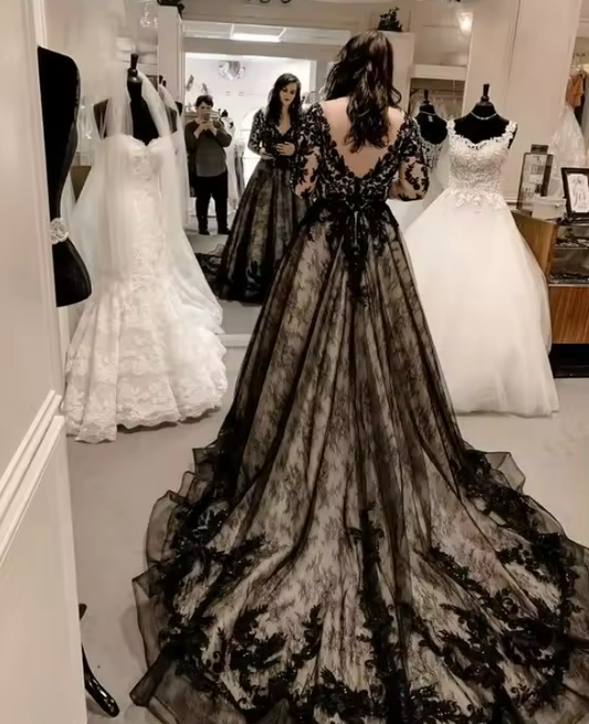 Black Lace Gothic Wedding Dress Appliques Beaded Long Sleeves A-Line Bridal Gown Customized Plus Size Vestidos De Novia