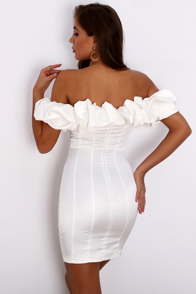 Chic Off-the-Shoulder Sheath Short Homecoming Dress Mini Party Gowns